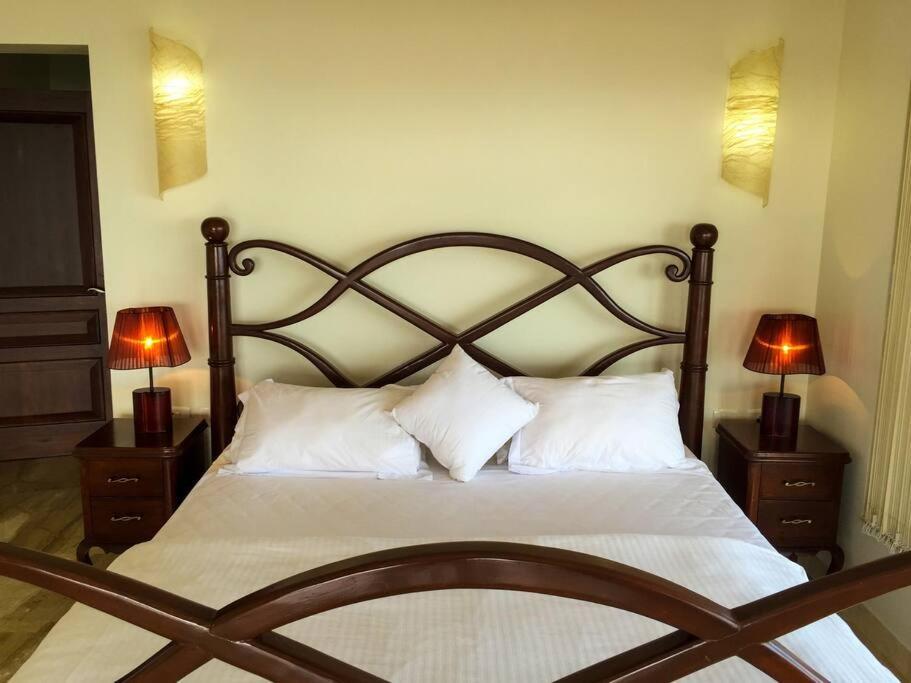 Villa Dolphin Heights 5bhk Sea View Pool Candolim