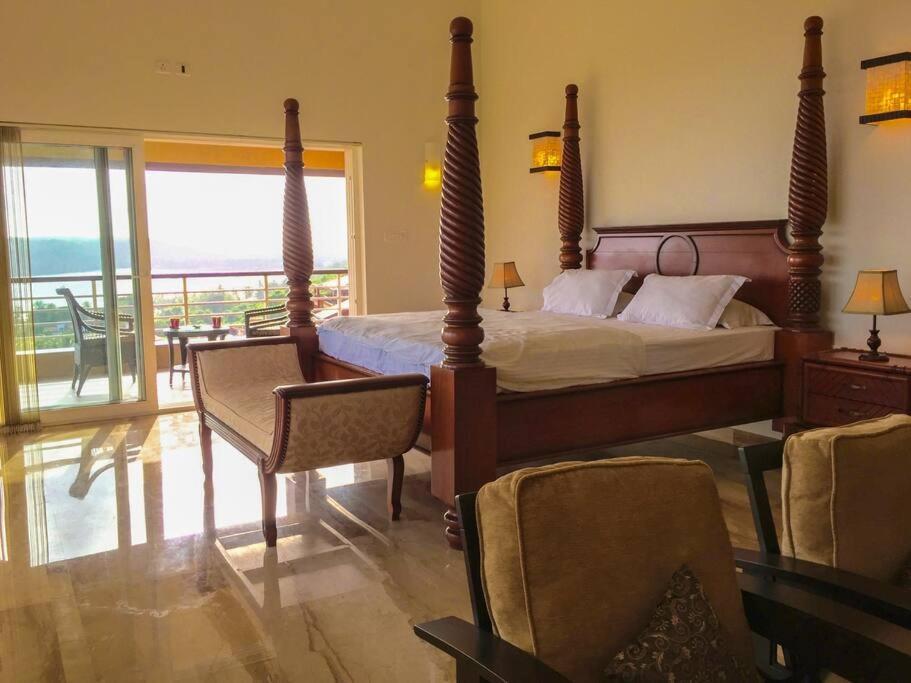 Dolphin Heights 5bhk Sea View Pool Villa Candolim